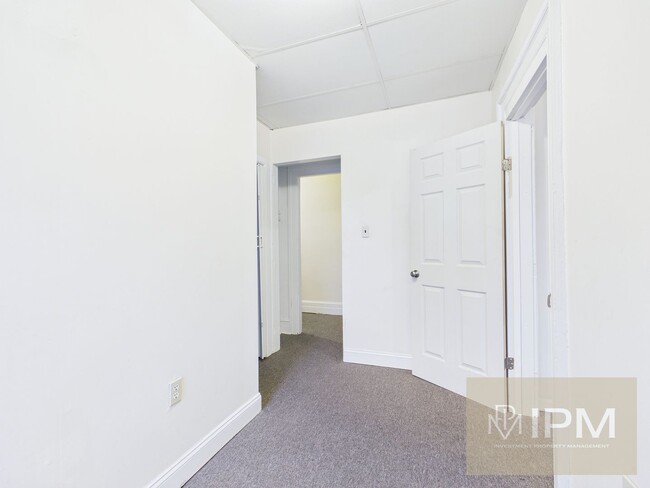 Building Photo - 595 Madison Ave