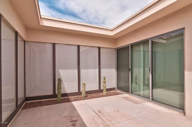 Building Photo - Nice Scottsdale Townhouse 2 bed 2 bath!