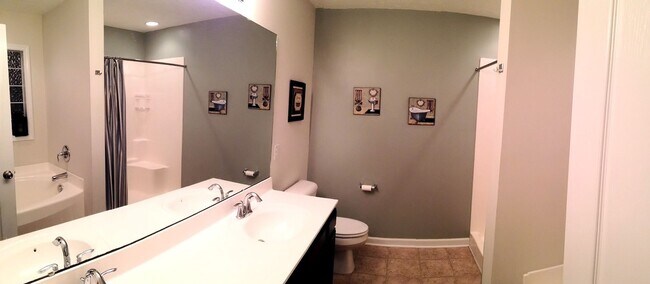 Building Photo - This beautiful home in New Bern