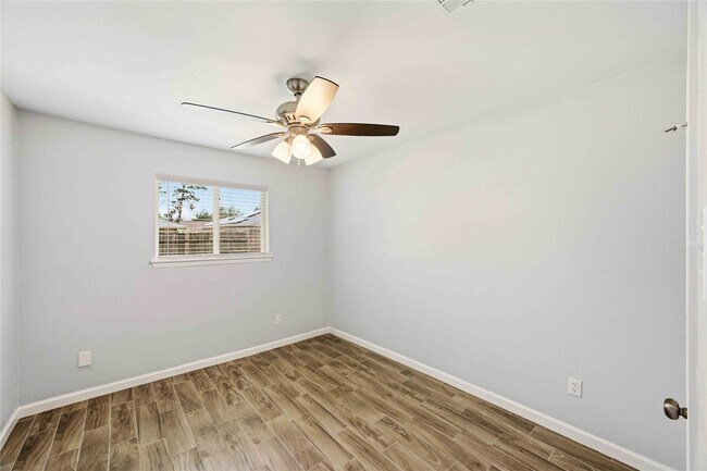 Building Photo - 5522 Bridgegate Dr