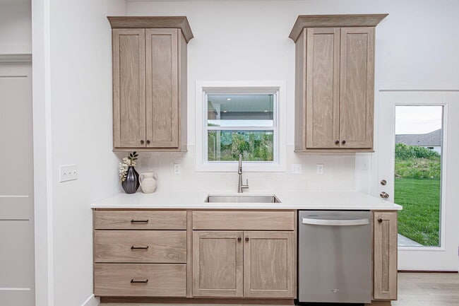 Building Photo - 4600 Chambers Bay Dr