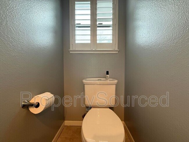 Building Photo - 428 Phoenix Ave