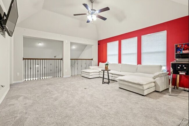 Building Photo - Entertainer's Home in Forney!