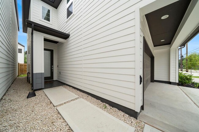 Building Photo - 8322 Curry Rd