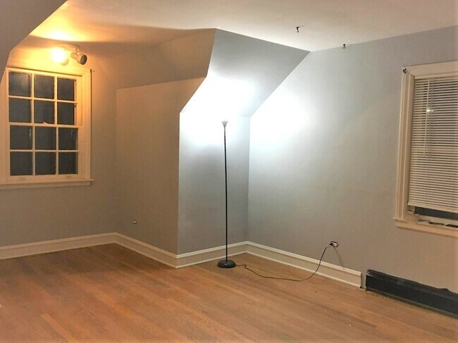 Building Photo - 6550 W Ebinger Dr