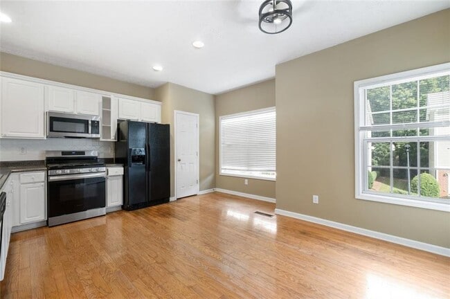 Building Photo - 532 Lantern Wood Dr