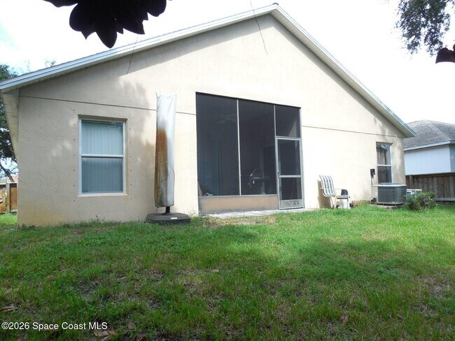 Building Photo - 5272 Outlook Dr