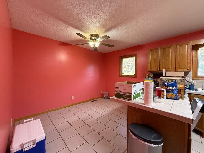 Building Photo - 3 Bedroom 3 Bathroom Home in Kingsport, TN