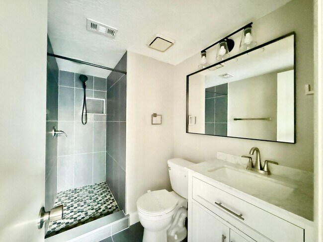 Building Photo - 4815 Walden Cir