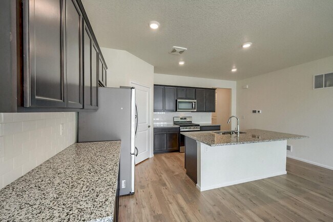 Building Photo - 4 Bedroom single family Ranch (Conner) hom...