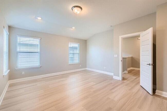 Building Photo - 1609 Arial Dr