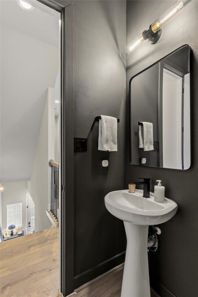 Building Photo - 4905 Avenue J Ave