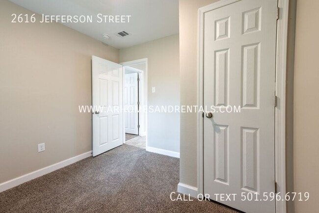 Building Photo - 2616 Jefferson St