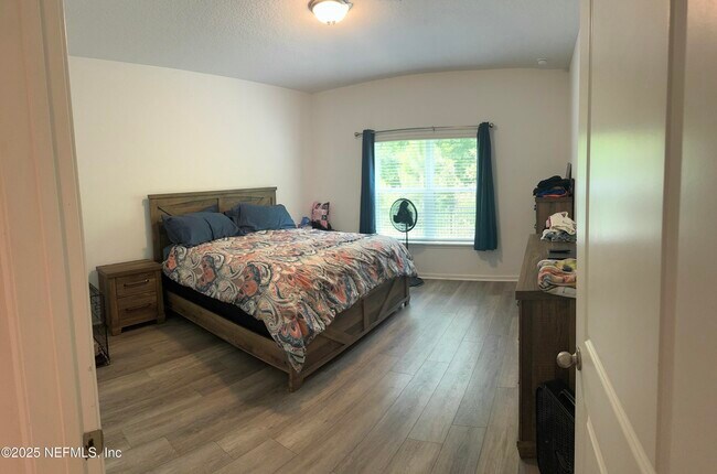 Building Photo - 613 Lancewood Ct