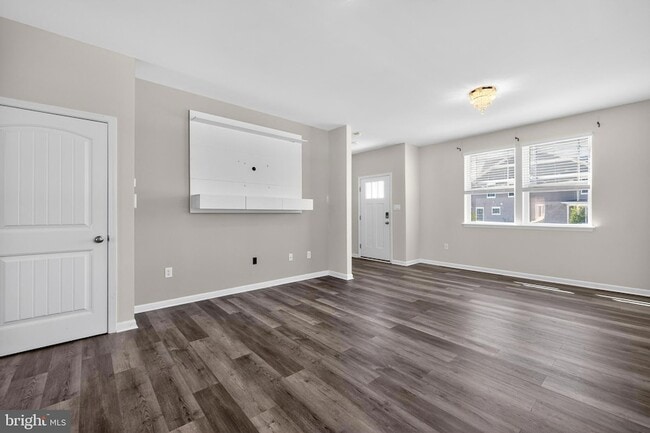 Building Photo - 525 Little Eden Wy