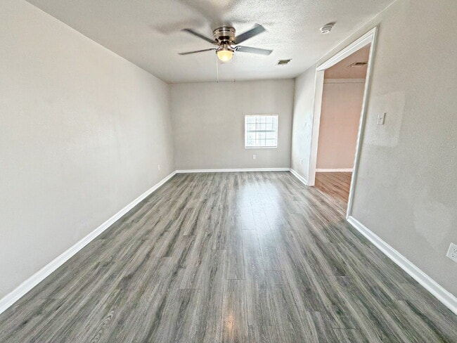 Building Photo - 232 Cornell Ave