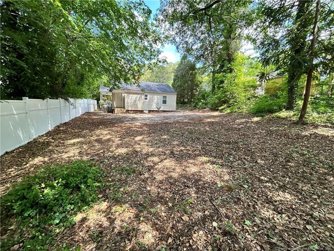 Building Photo - 211 Langdon St