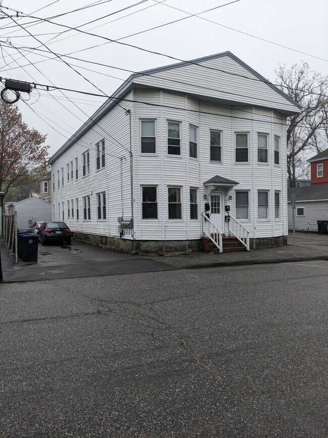 Building Photo - 23 Middle St