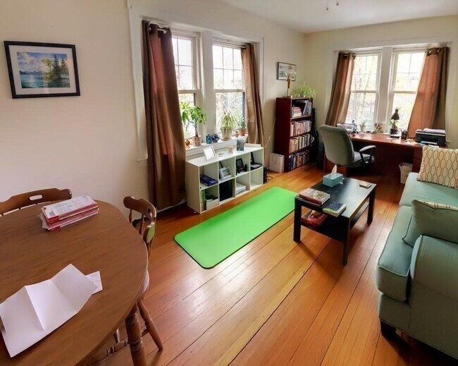 Building Photo - 586 Washington St