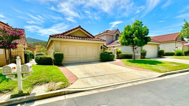 Building Photo - Beautifully Updated Single-Story Home in t...