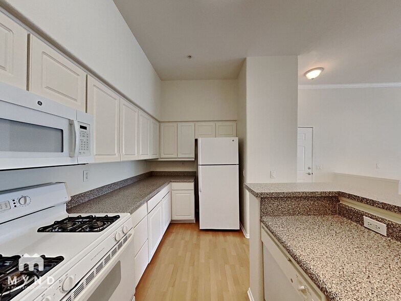 Building Photo - 12362 Carmel Country Rd