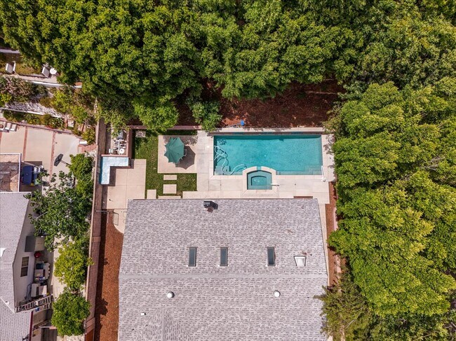 Building Photo - 7365 Pomelo Dr