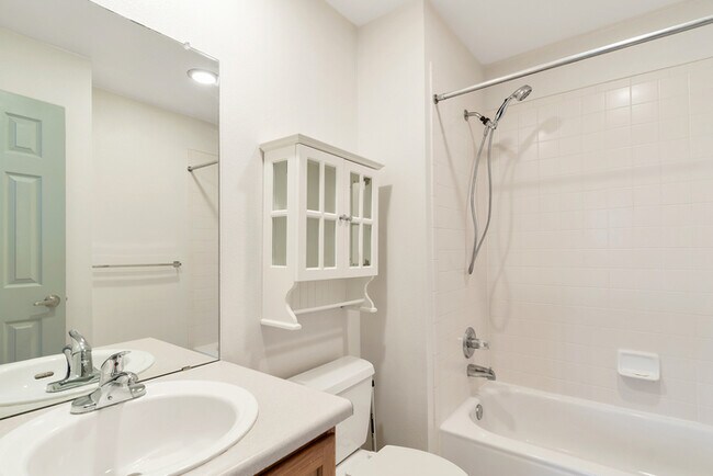 Building Photo - 2BR w/ 2-Car Garage & Fireplace in Littleton