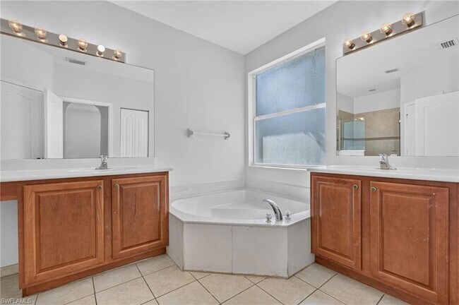 Building Photo - 7032 Ambrosia Ln