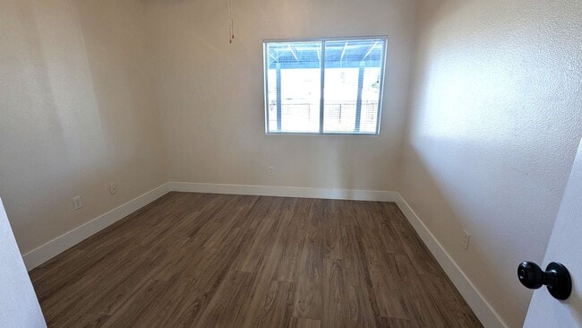 Building Photo - Immaculate 3 bedroom 2 bath home