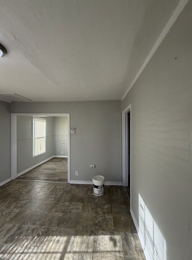 Building Photo - 5408 Como Dr