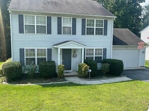 Building Photo - Beautiful two story home in the Ashbrook C...