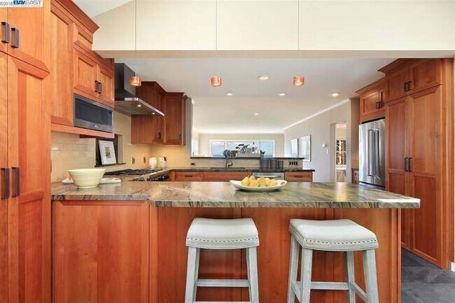 Building Photo - 1269 Grizzly Peak Blvd