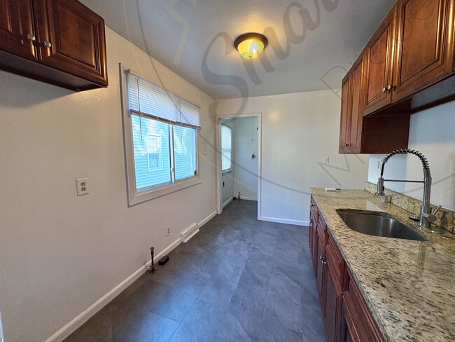 Building Photo - 7032 Fisher Ave