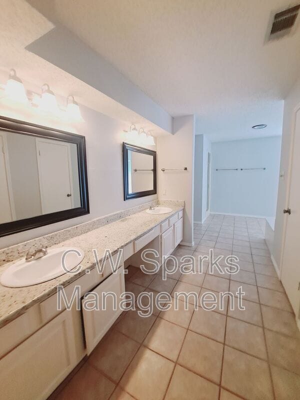 Building Photo - 3917 St Christopher Ln