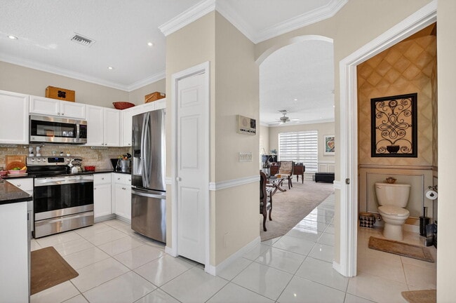 Building Photo - 7323 Panache Way