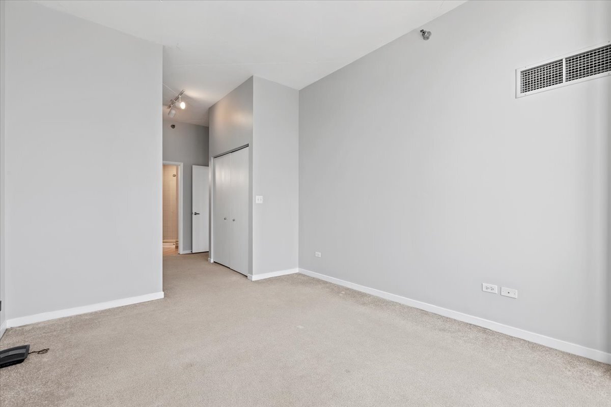 Building Photo - 1600 S Indiana Ave