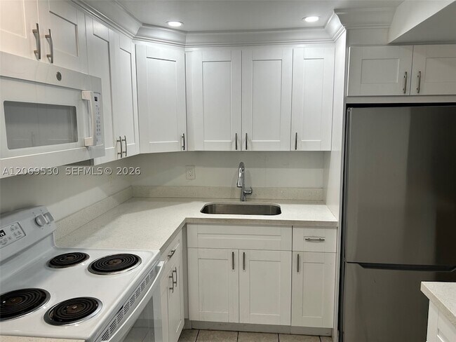 Building Photo - 815 SW 30th St