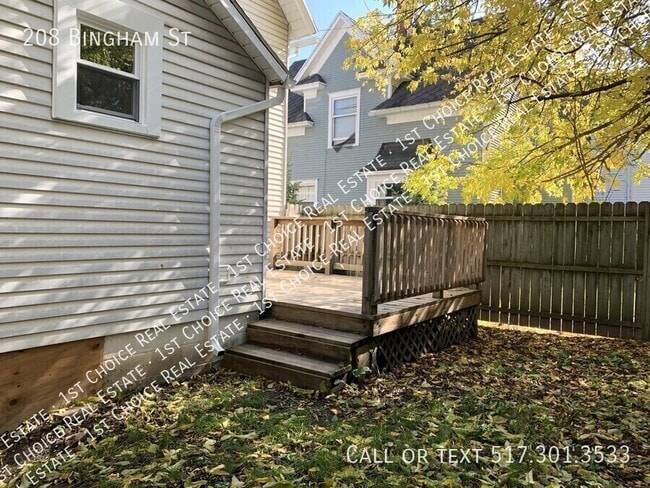 Building Photo - 208 Bingham St