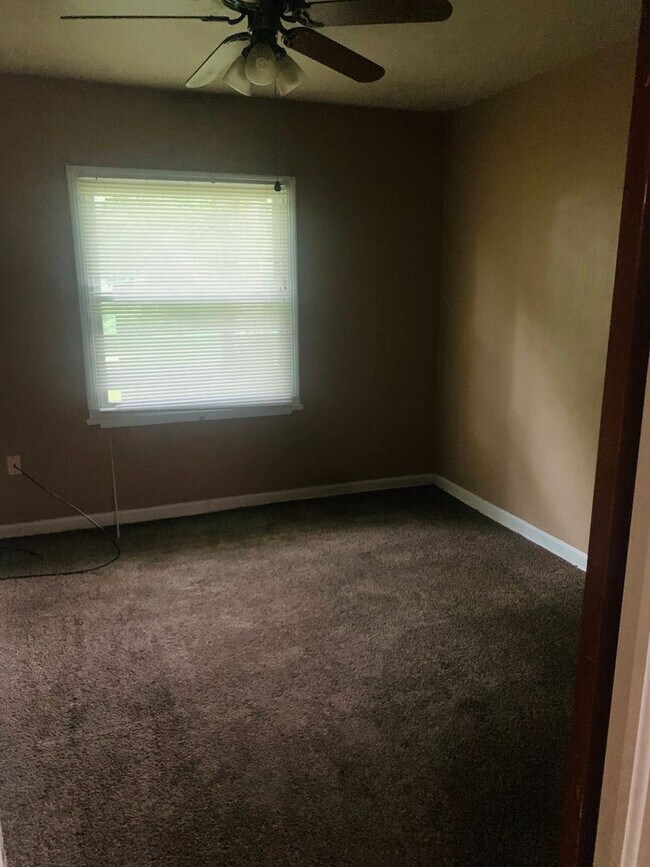 Building Photo - 1 br, 1 bath House - 99 Fairmont Drive #10