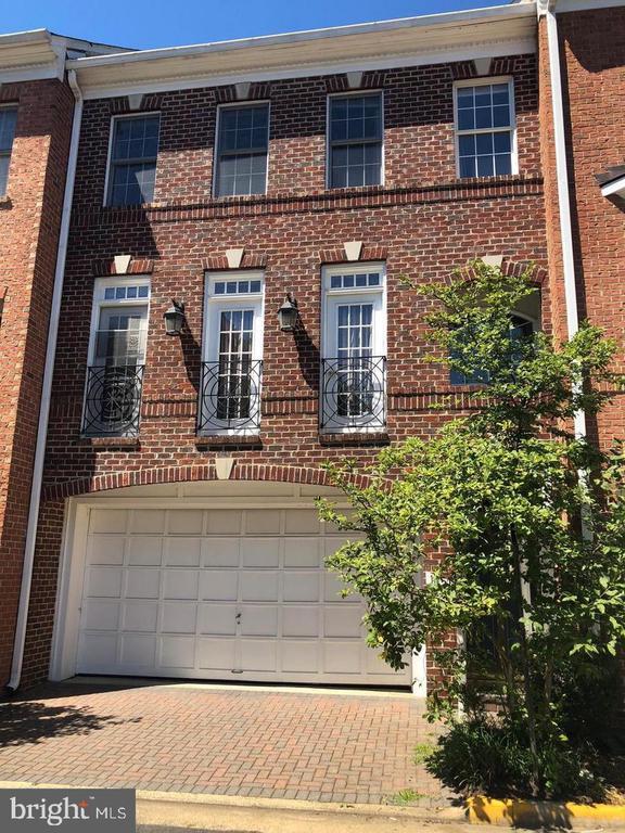 Primary Photo - 1326 Lessard Ln