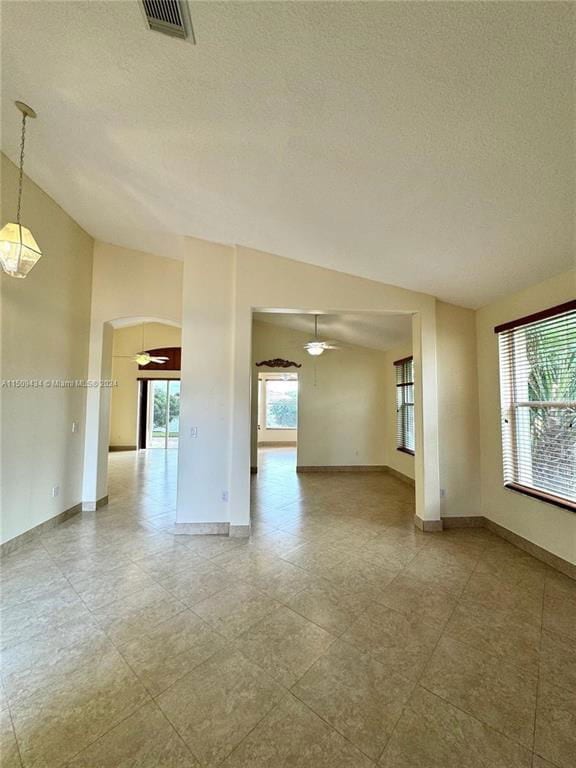 Building Photo - 2591 SW 190th Ave