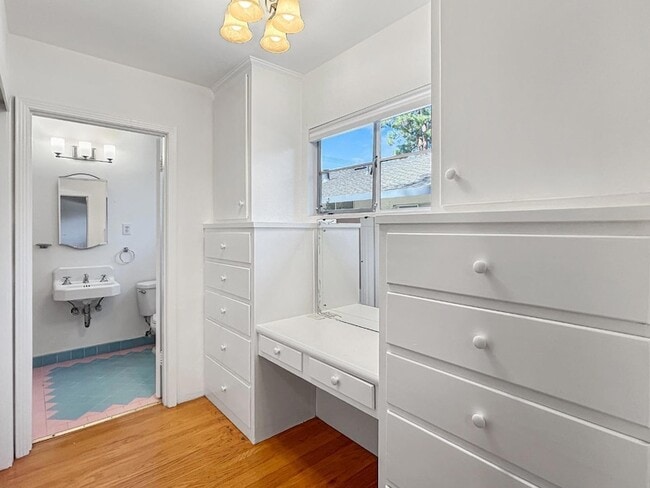 Building Photo - 1300 Hoover St