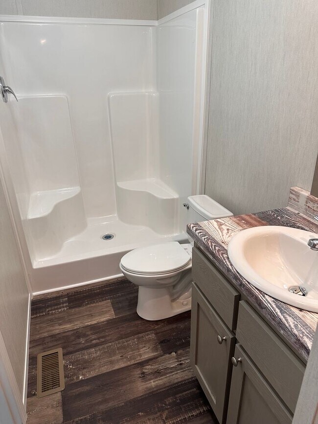 Building Photo - BRAND NEW-3 Bedroom / 2 Bath