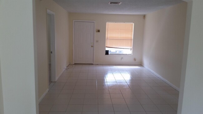 Building Photo - 460 Fleming Ave