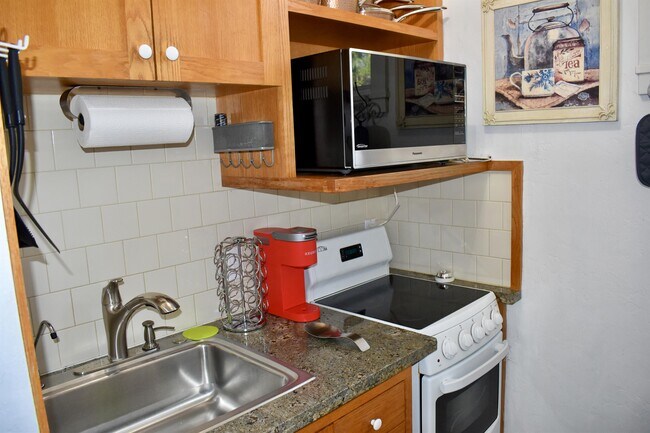 Building Photo - 2430 SW 130th Ave