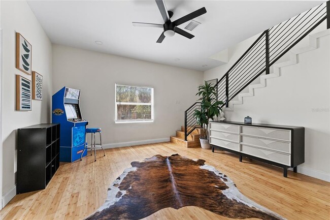 Building Photo - 680 25th Ave S