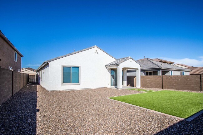 Building Photo - COMING SOON !! Mountainside Living at Canyon Views! 4 bedroom 2 bathroom!