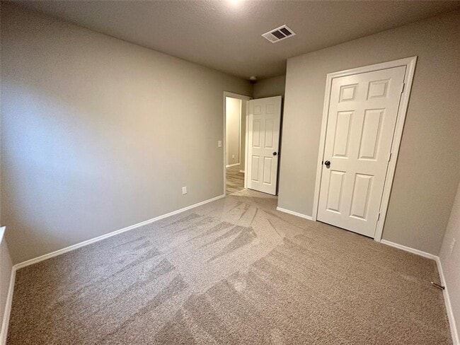 Building Photo - 491 Dalloway St