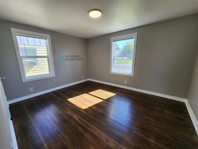 Building Photo - 2528 W Wabash Ave