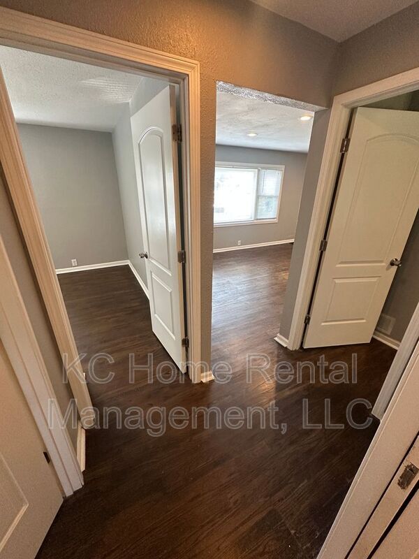 Building Photo - 10742 Blue Ridge Blvd